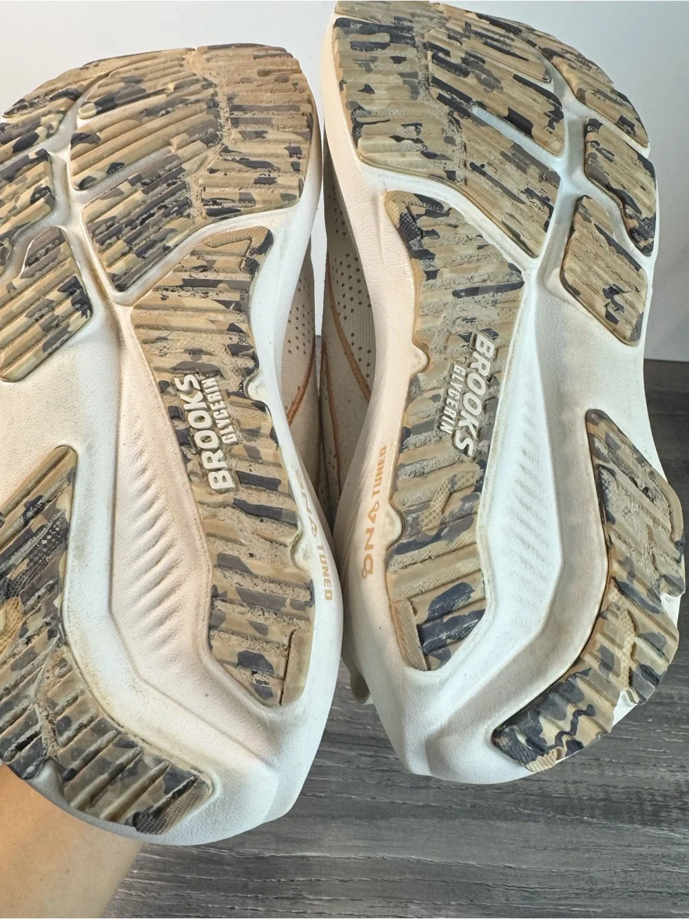 Brooks Glycerin 23 Limited Edition Tofu/Creme/Chocolate Sneakers size 7.5